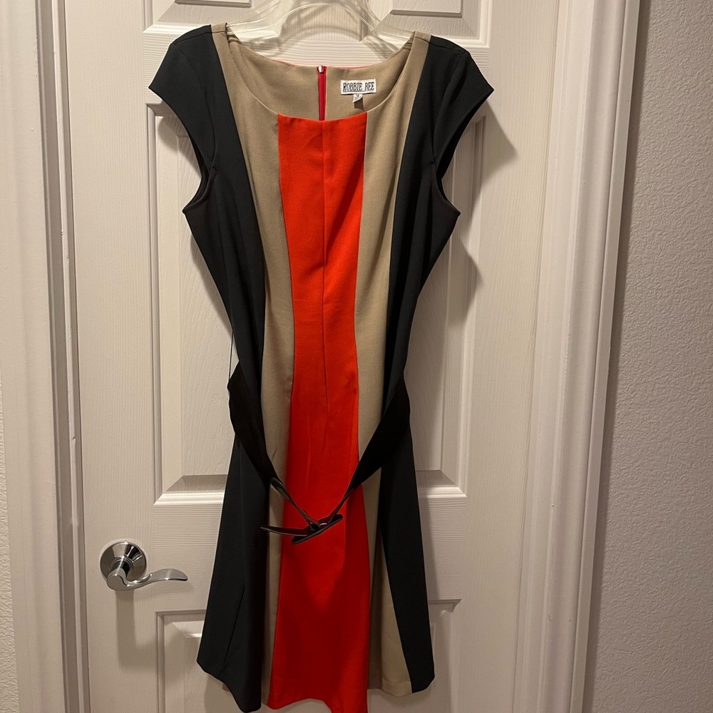 EUC ROBBIE BEE DRESS